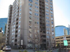 Building Photo - 155 Kent St