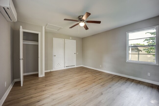 Building Photo - Freshly Updated 2 Bedroom House