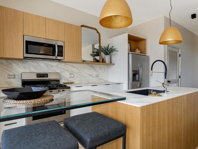 Foto del edificio - 8308 W Center Ave