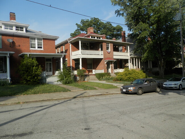 Foto del edificio - 153 Holbrook Ave