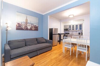 Building Photo - 333 E 79th St