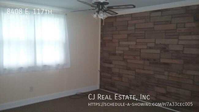Foto del edificio - 8408 E. 117th-