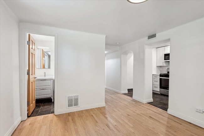 Building Photo - 489 S Sherman St