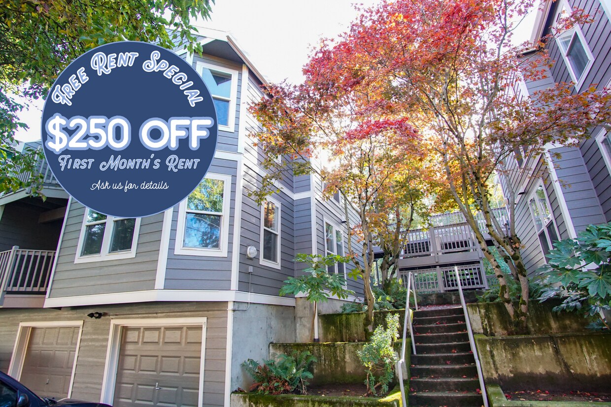 Primary Photo - Top Floor 2 Bed 2 Bath with Vaulted Ceilin...