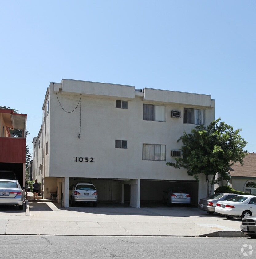 Building Photo - 1052 Elm Ave