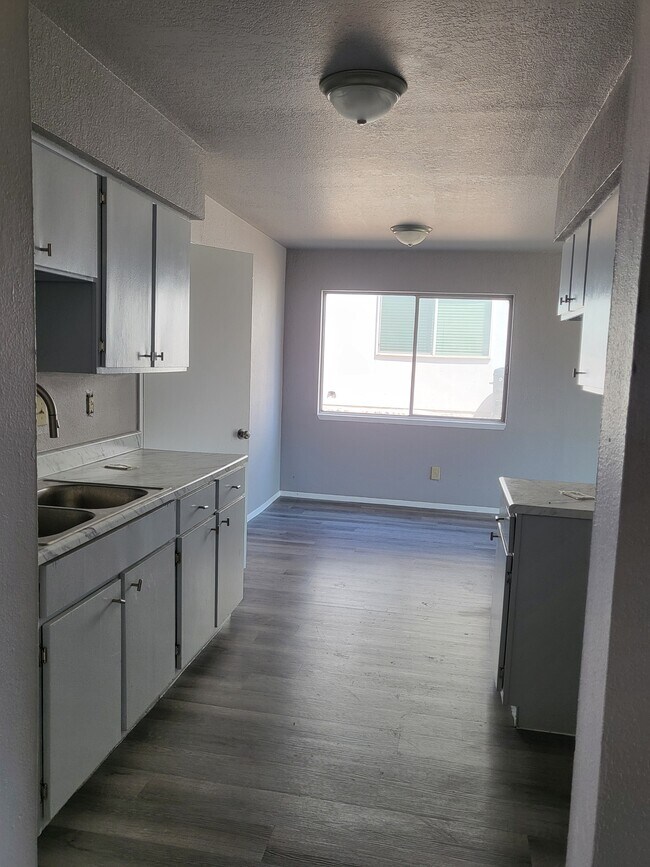 Building Photo - 3012 Roy Pace Dr