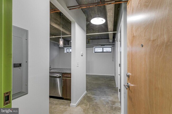 Building Photo - 4800 Brown St