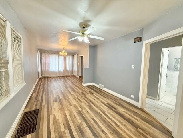 Foto del edificio - 2743 N Rutherford Ave