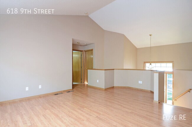 Foto del edificio - 618 9th St