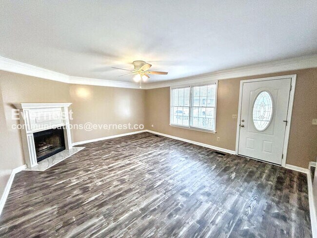 Foto del edificio - 2427 Riverstone Dr