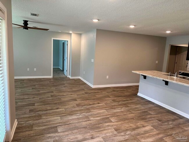 Building Photo - 7307 Single Trce