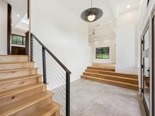 Foto del edificio - 3911 Dry Creek Dr