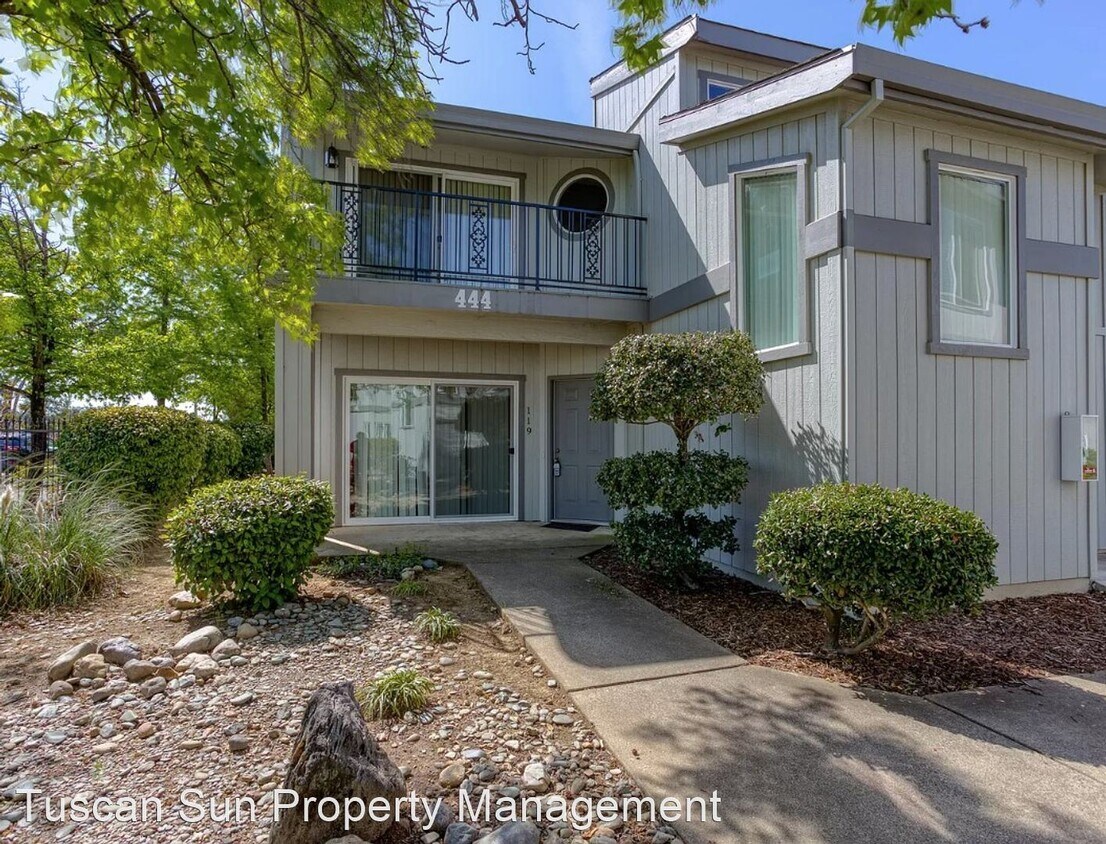 Primary Photo - 2 br, 1.5 bath House - 444 RIDGECREST #119