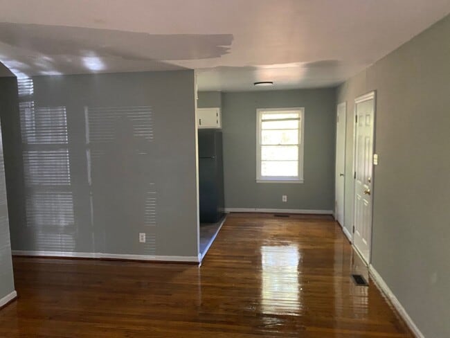 Building Photo - 381 Magnolia Ave