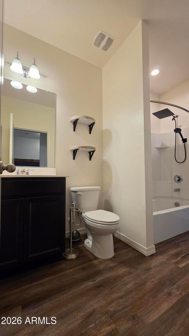 Foto del edificio - 37392 W Capri Ave