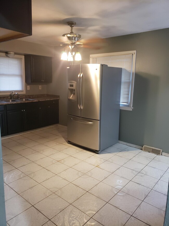 Building Photo - 6451 N 49th St