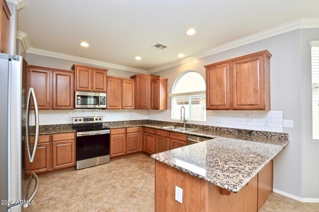 Building Photo - 4229 E Vest Ave