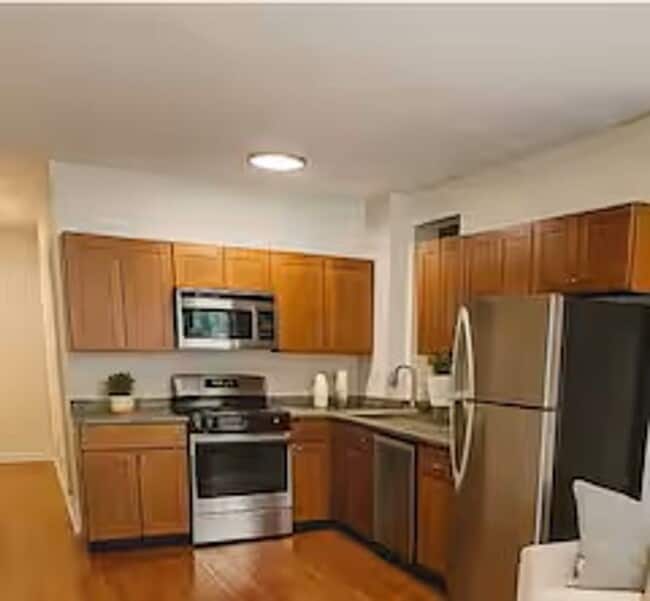 Building Photo - 674 N 34th St
