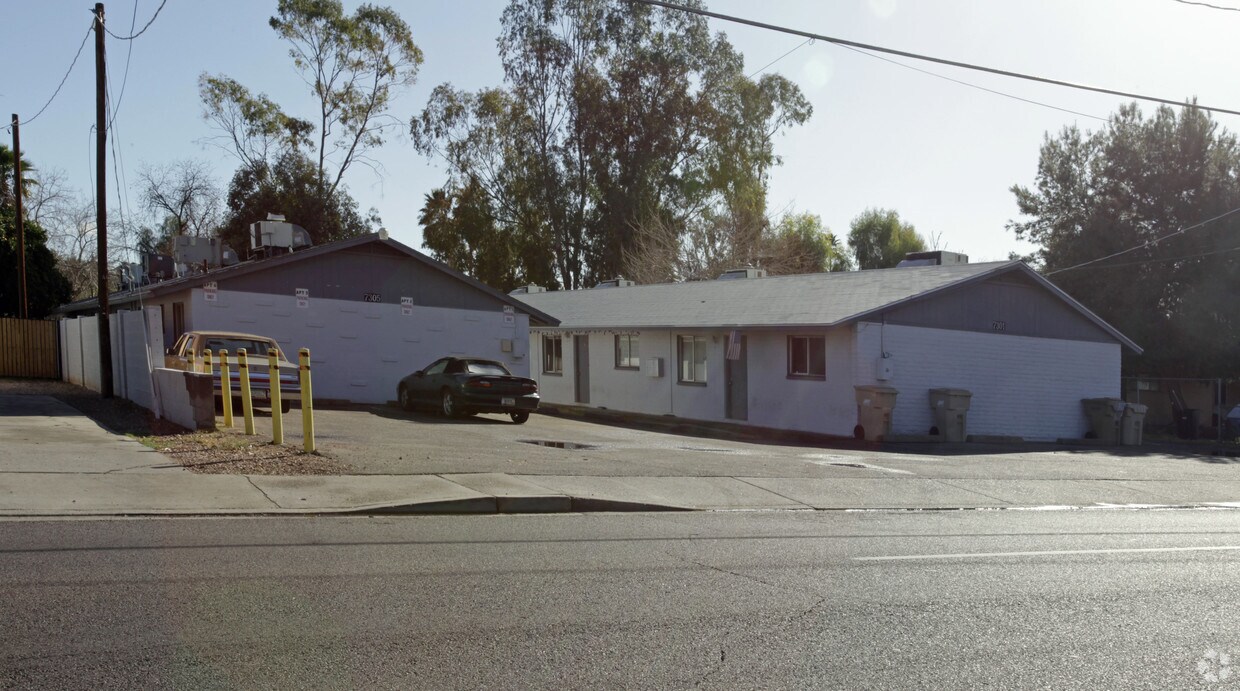 Foto principal - 7301-7305 N 35th Ave