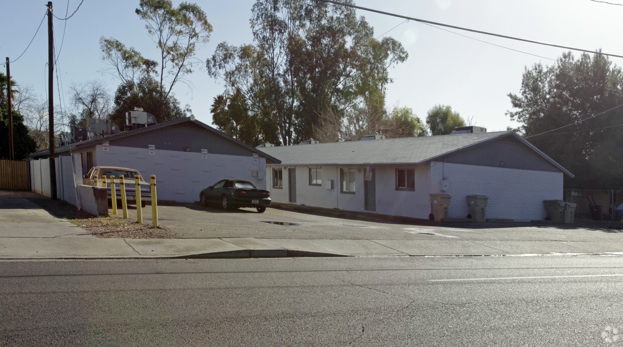 Primary Photo - 7301-7305 N 35th Ave