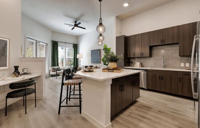 Foto del edificio - 14440 Pearson Ranch Rd