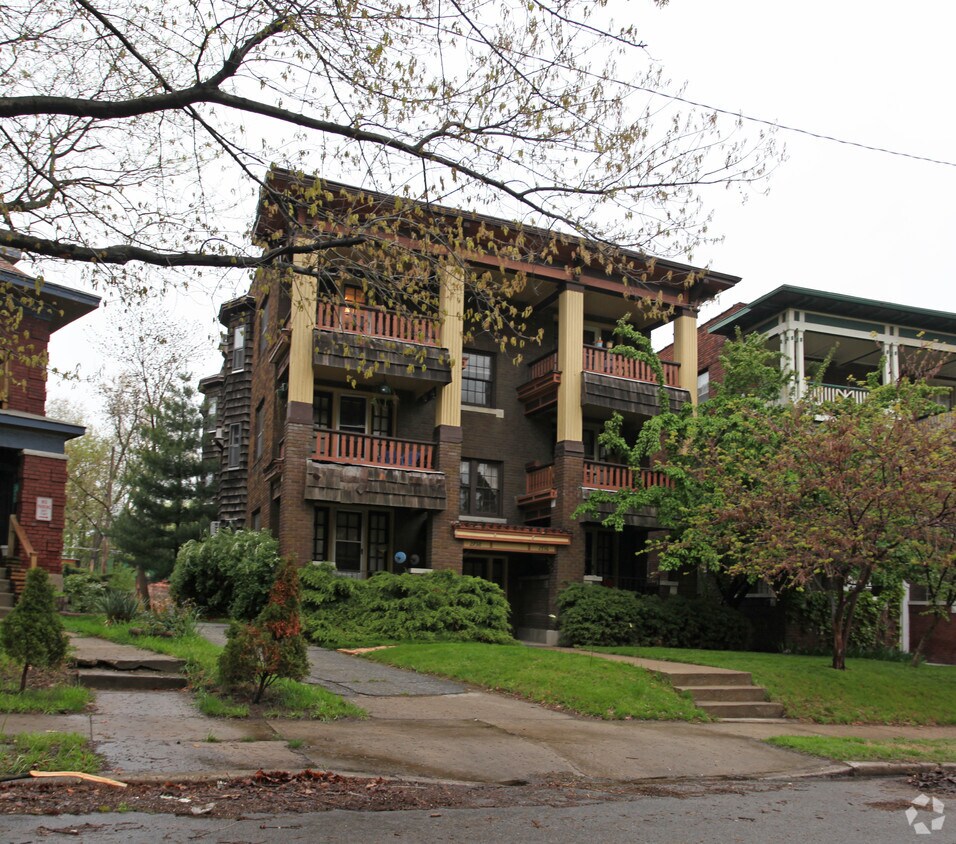 Foto principal - 2736 Charlotte St