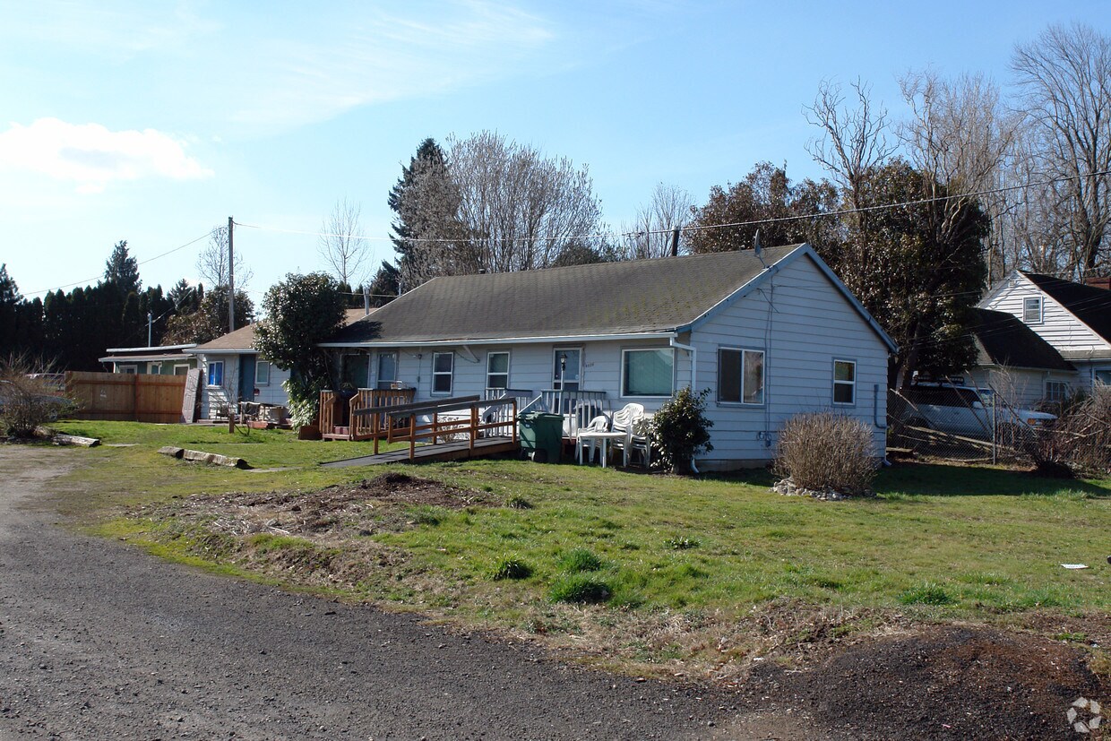 Primary Photo - 6418-6426 NE Simpson St