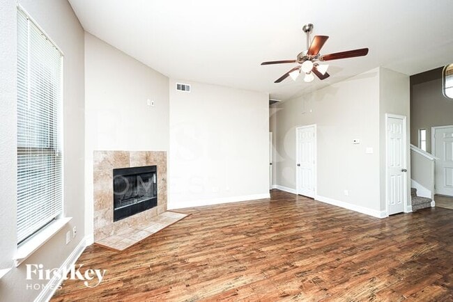 Building Photo - 611 Canvas Ct