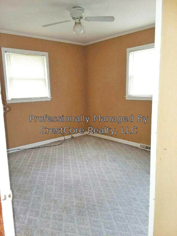 Building Photo - 307 Hillcrest St