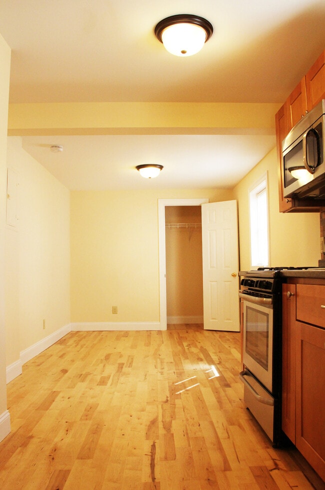 Building Photo - 152 North St
