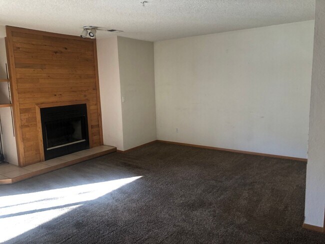 Foto del edificio - 1 Bedroom Apartment with Mountain View Ava...