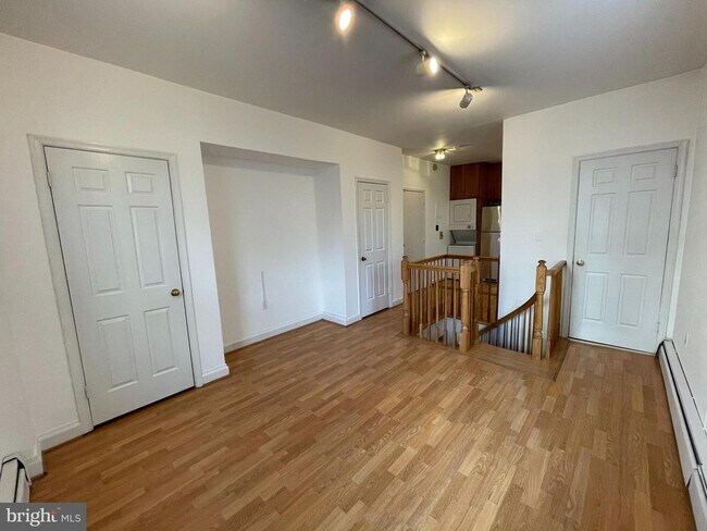 Building Photo - 1828 Riggs Pl NW
