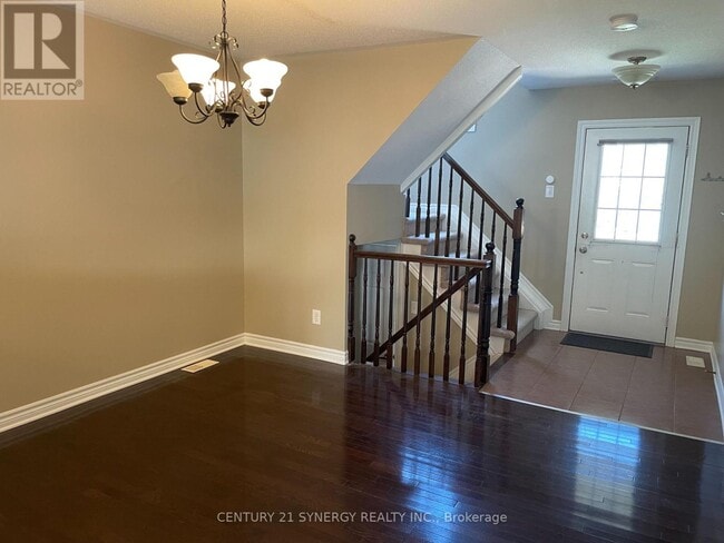 Building Photo - 280 Par-La-Ville Cir
