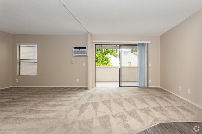 Interior Photo - LA COSTA