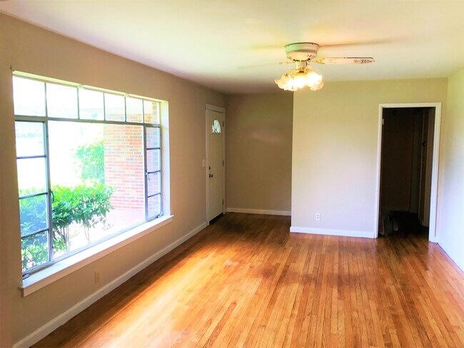 Foto del edificio - 1174 Rosedale Dr