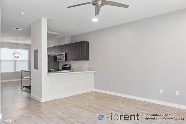 Foto del edificio - 2 br, 2.5 bath Townhome - 7805 Cooper Lane...