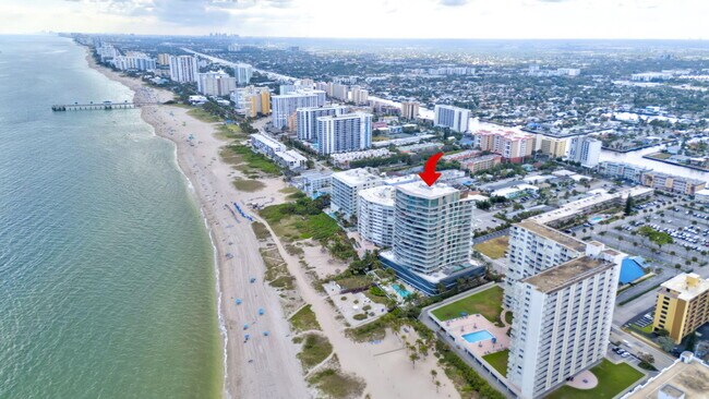 Foto del edificio - 730 N Ocean Blvd