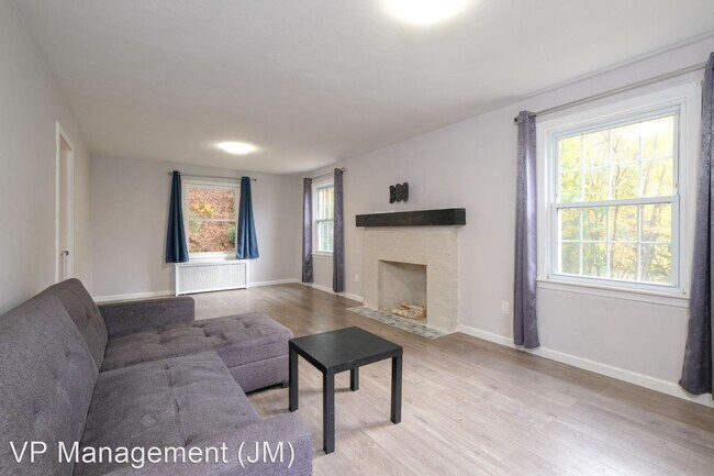 Building Photo - 3 br, 2 bath House - 33 Pearl St