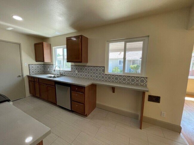 Foto del edificio - Tahoe Park 2 Bedroom
