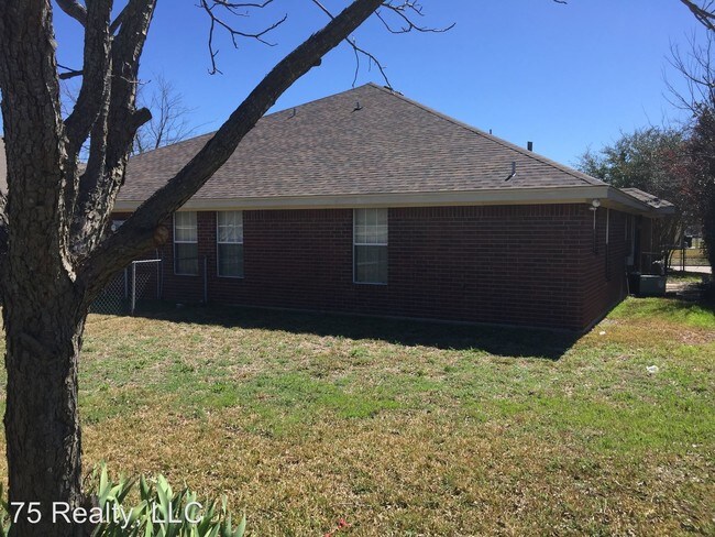 Building Photo - 4805 John David Dr