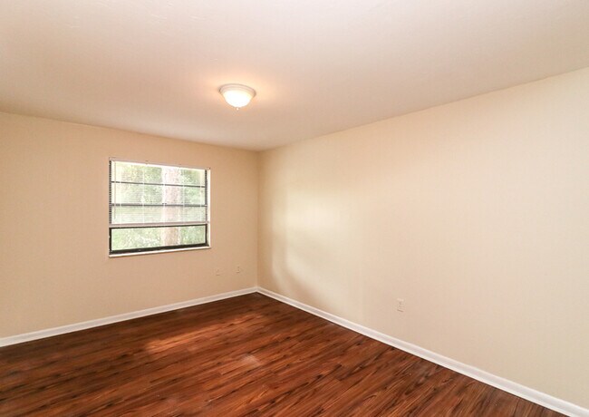 Foto del edificio - Adorable 2/1 in Sugatfoot Oaks