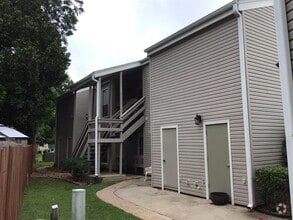 Building Photo - 176 April Point Dr N