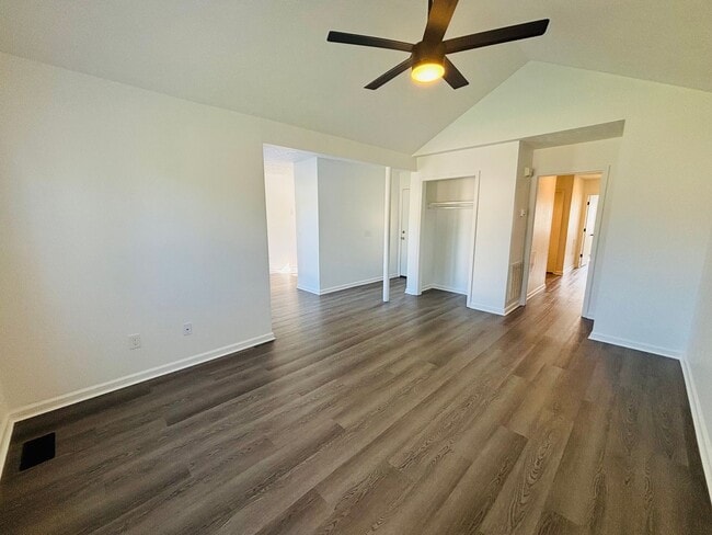 Photo - 3 Bedroom, 2 Bath Duplex Townhome