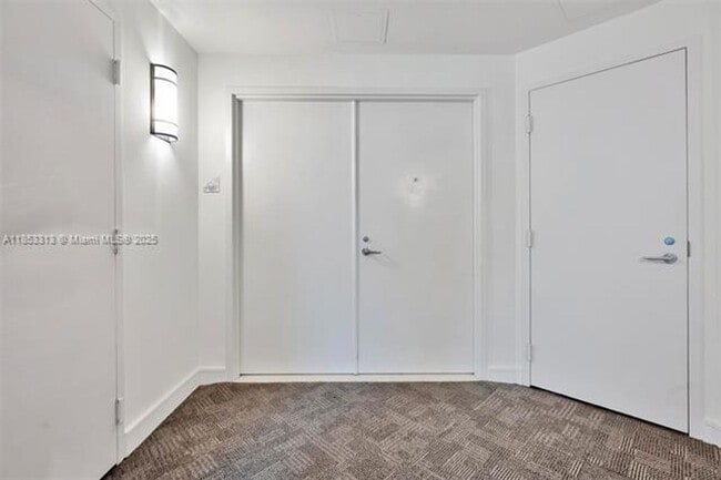 Foto del edificio - 3131 NE 188th St