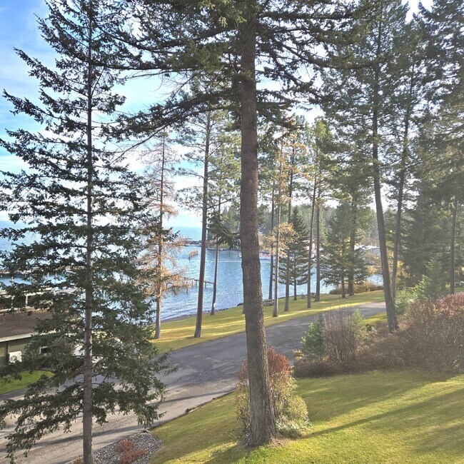 Building Photo - Fully furnished 2+ bed/2.5 bath on Flathead Lake (Available September thru May)