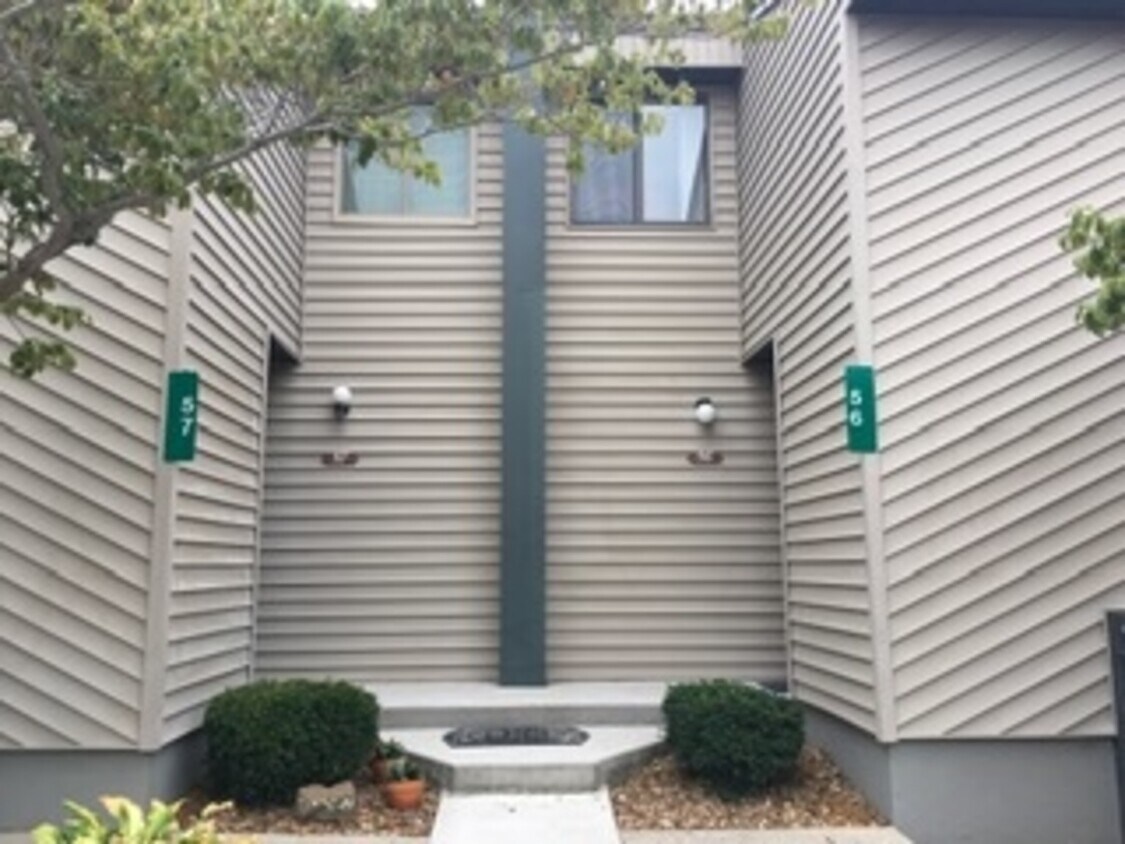 39 Lakeshore Ln Unit 56, Crossville, TN 38558 Condo for Rent in