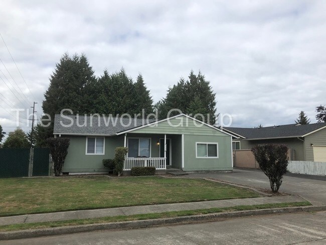 Building Photo - 3998 Estate Dr