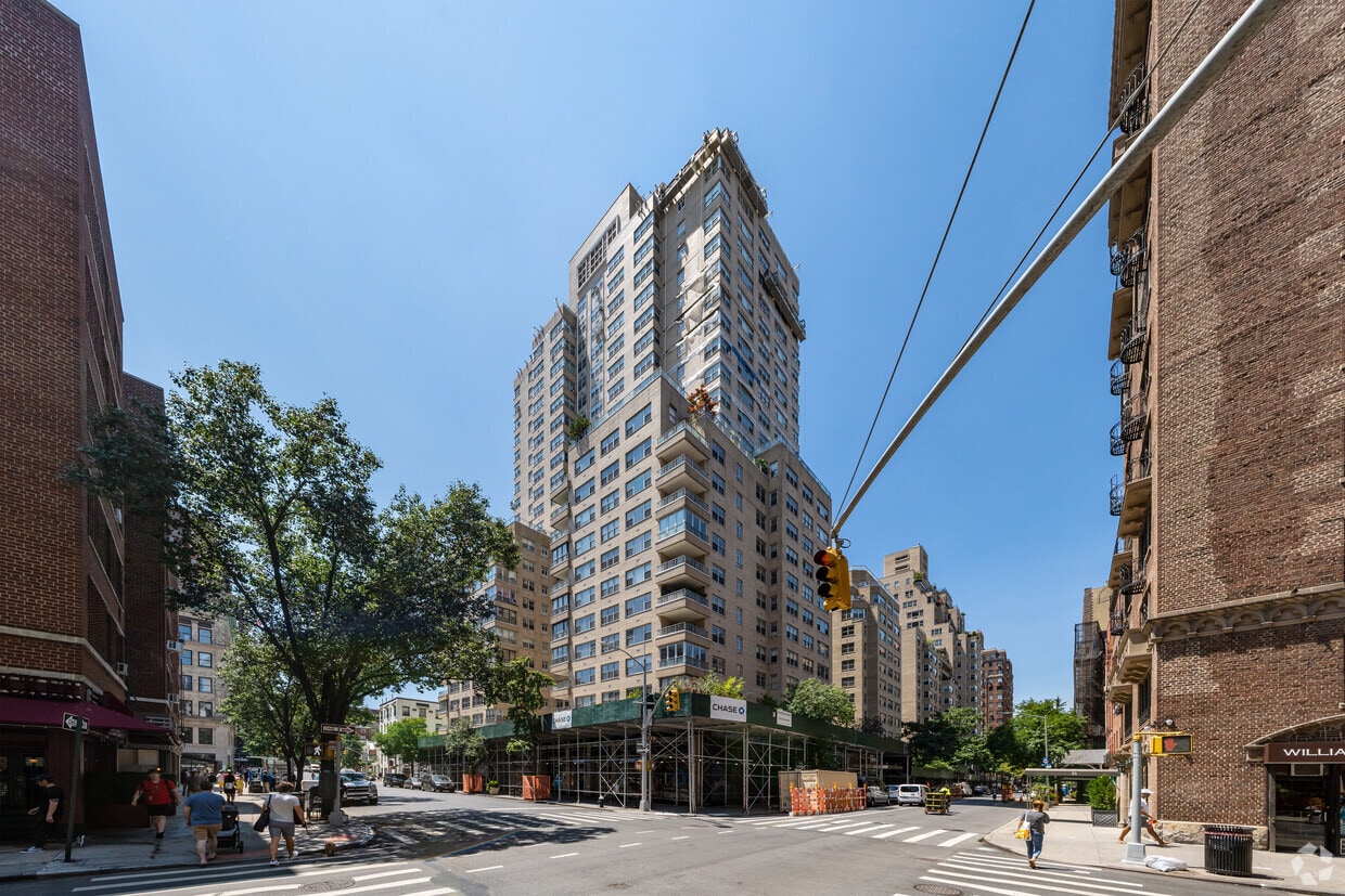 Primary Photo - Brevoort East