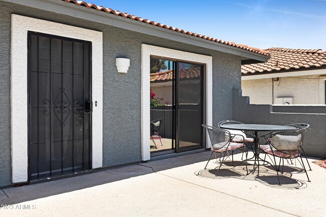 Foto del edificio - 14209 N Hawthorn Ct