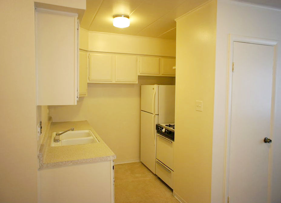 Primary Photo - 9620 Ivanhoe Ave